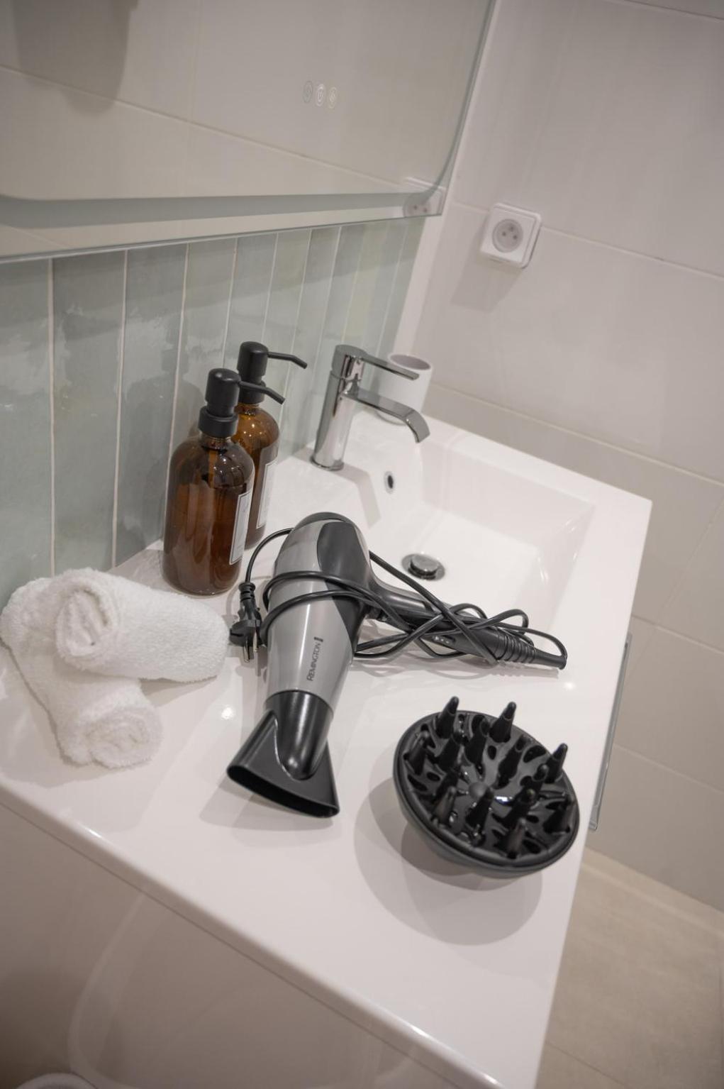 Lou Cabanot - Appartement Lumineux 3 Chambres - Parking Gratuit Beziers Luaran gambar