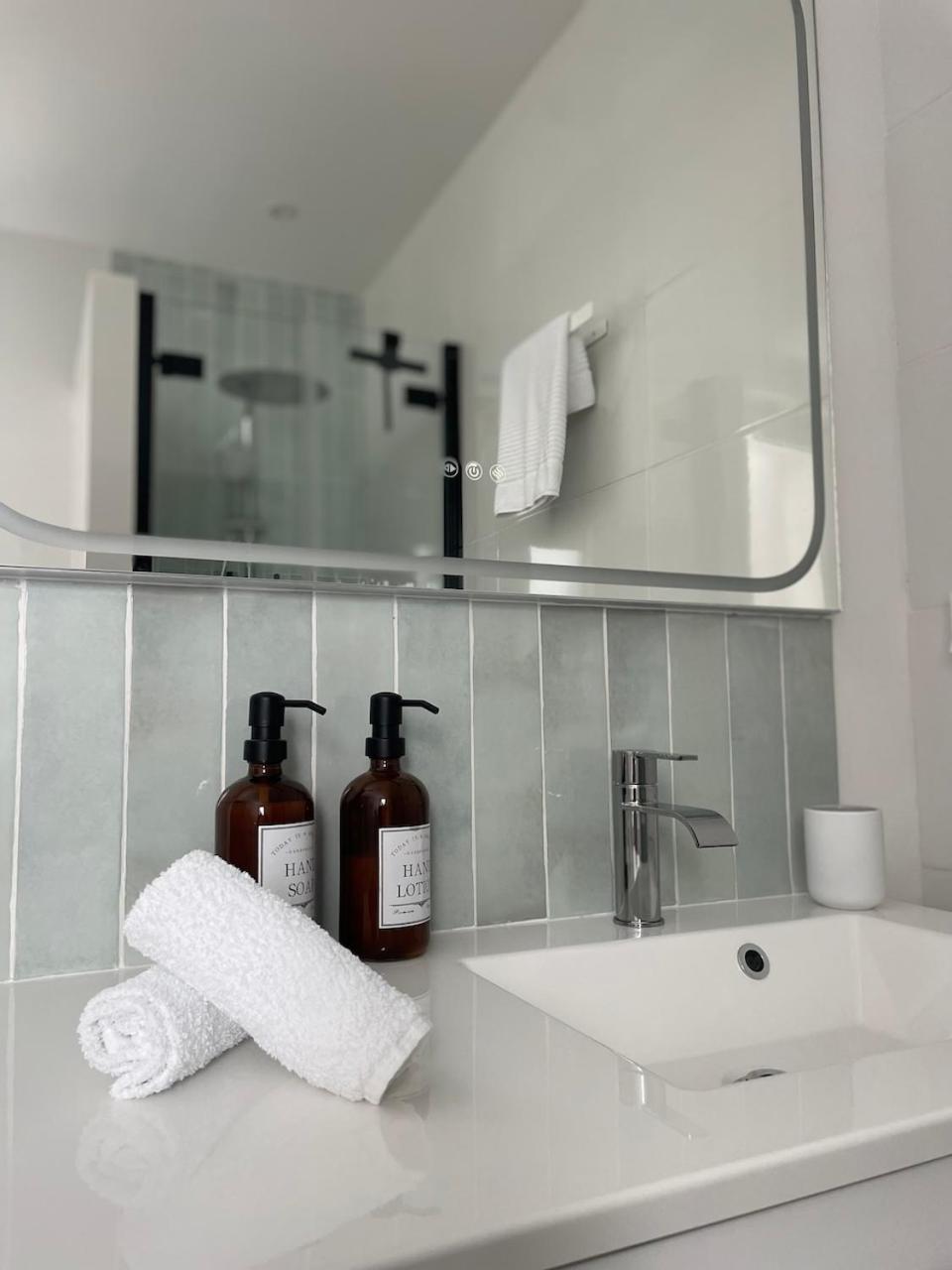 Lou Cabanot - Appartement Lumineux 3 Chambres - Parking Gratuit Beziers Luaran gambar